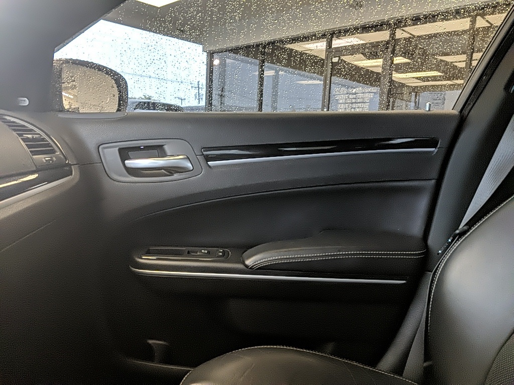2019 Chrysler 300 S photo 20