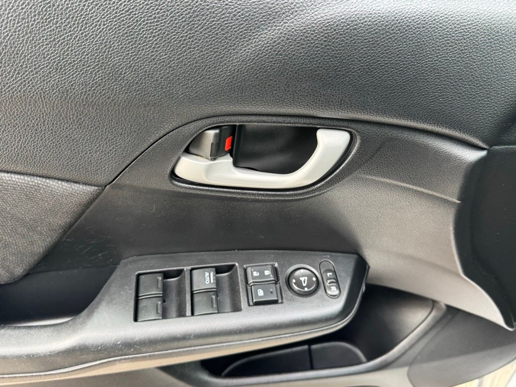 2013 Honda Civic LX photo 16