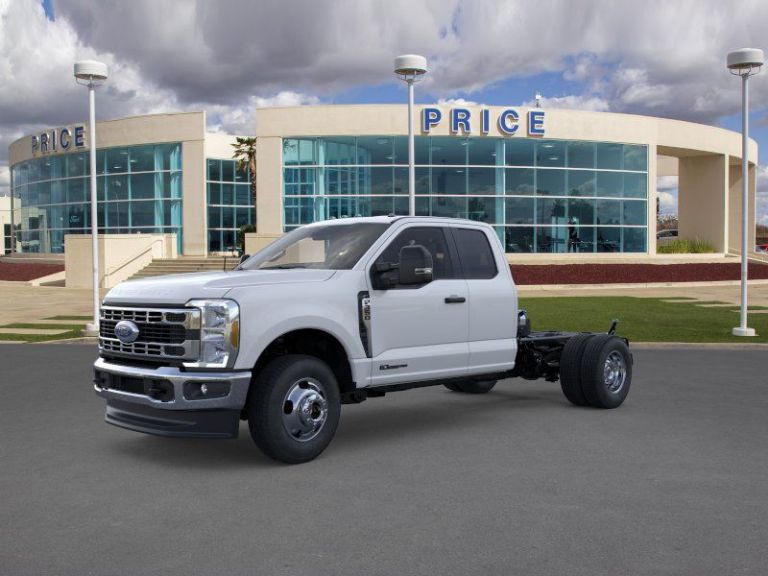 2026 Ford Super Duty F-350 DRW XLT