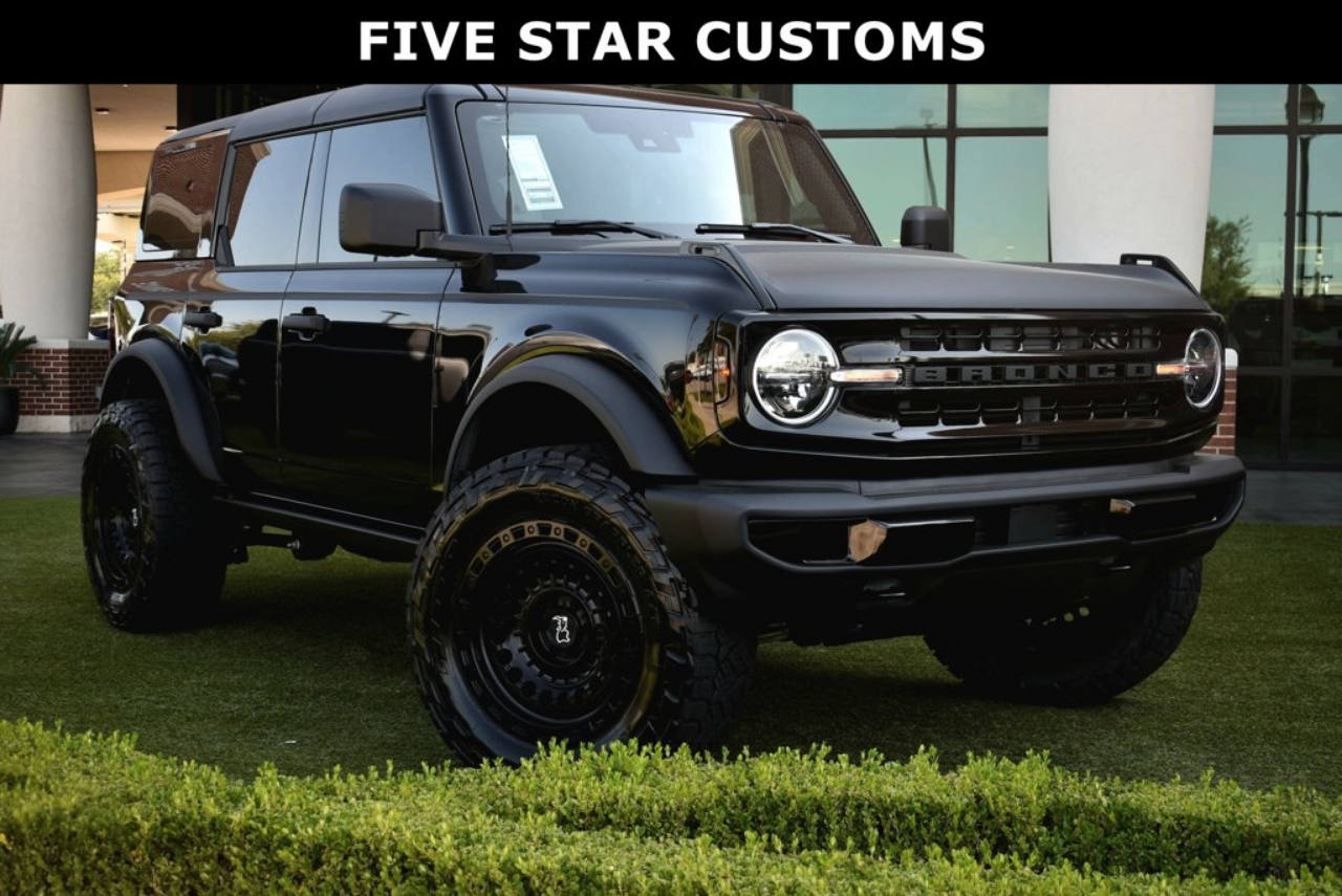 2025 Ford Bronco 4-Door Base's photo