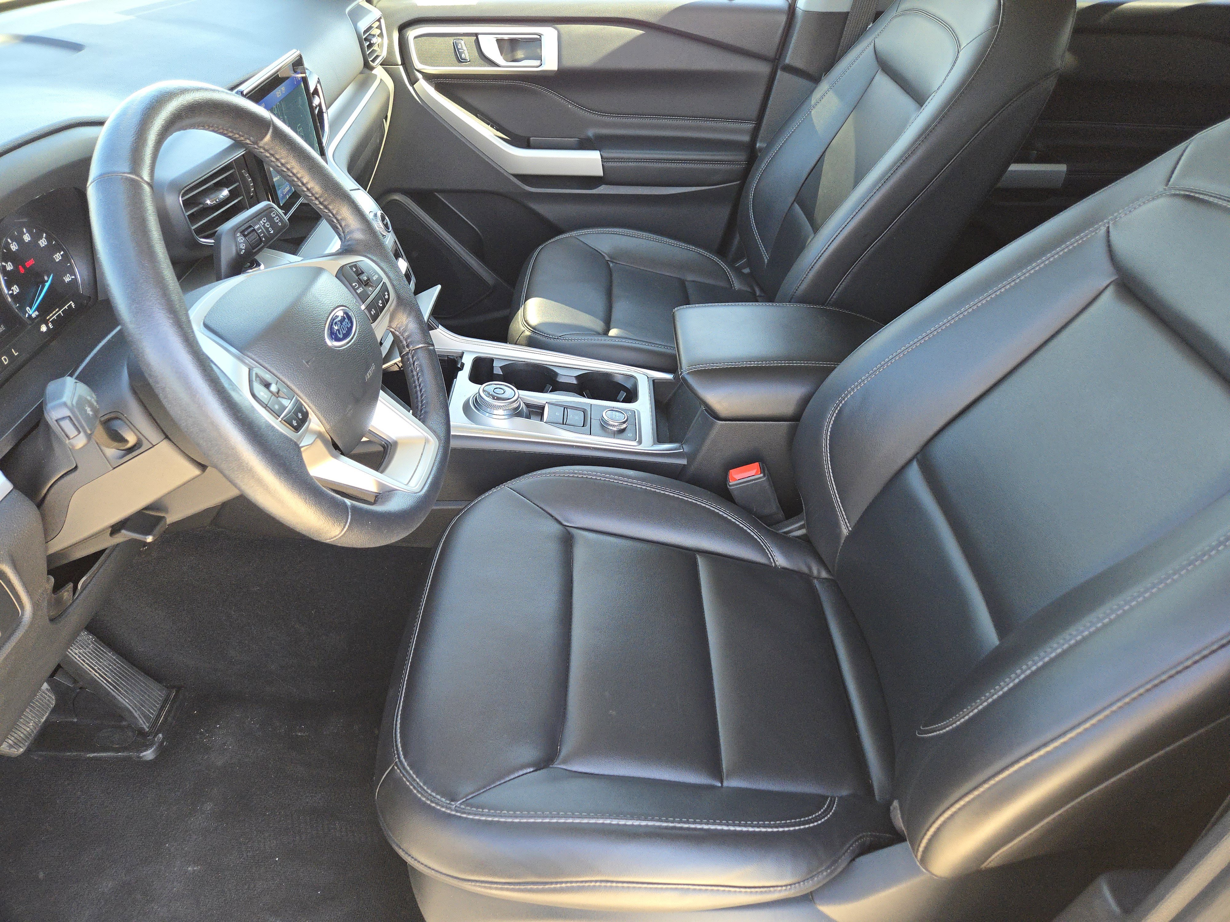 2022 Ford Explorer XLT photo 12