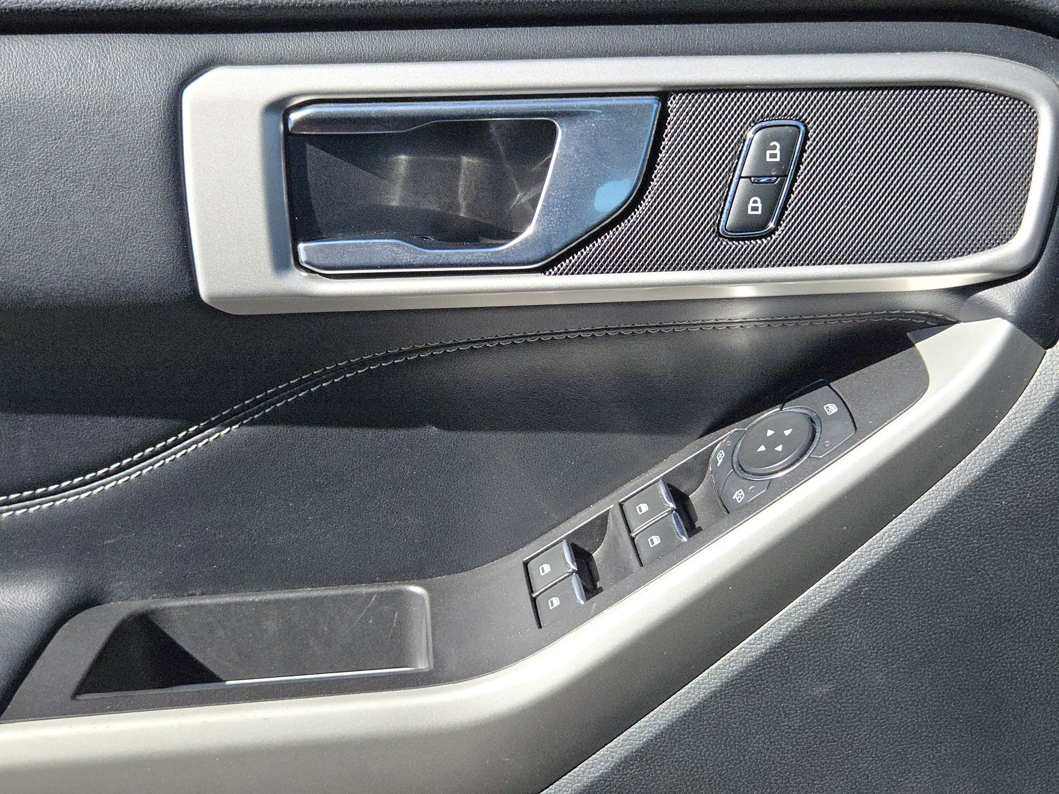 2022 Ford Explorer XLT photo 21