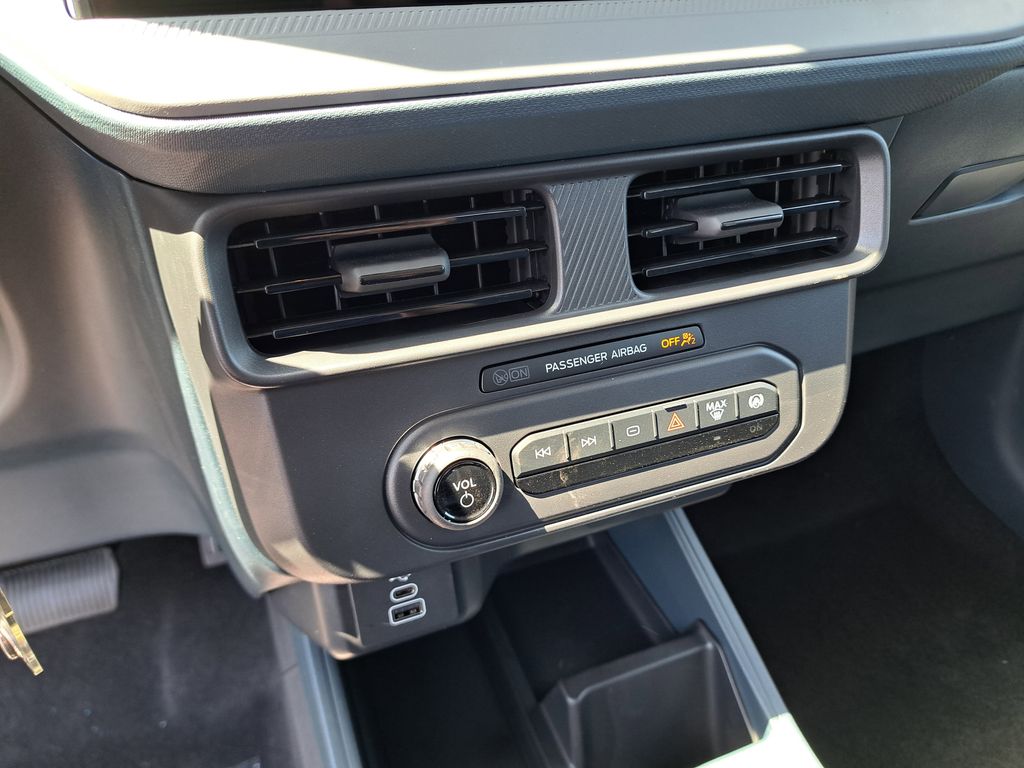 2025 Ford Maverick XL photo 25