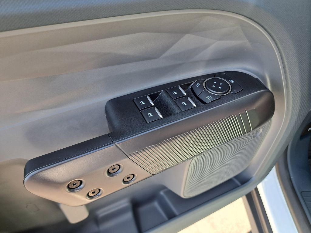 2025 Ford Maverick XL photo 17