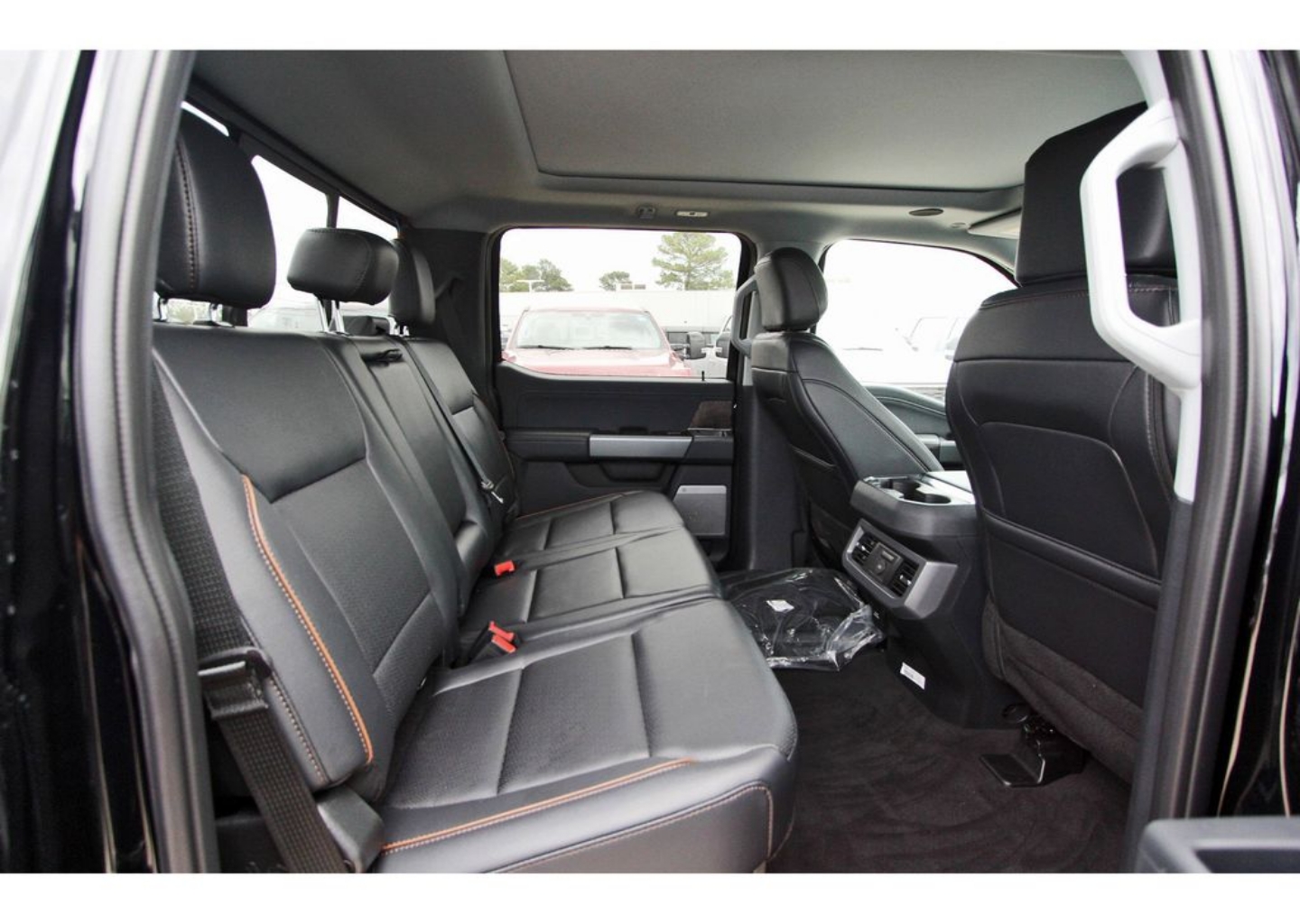 2026 Ford F-350 Super Duty Lariat - Photo 6