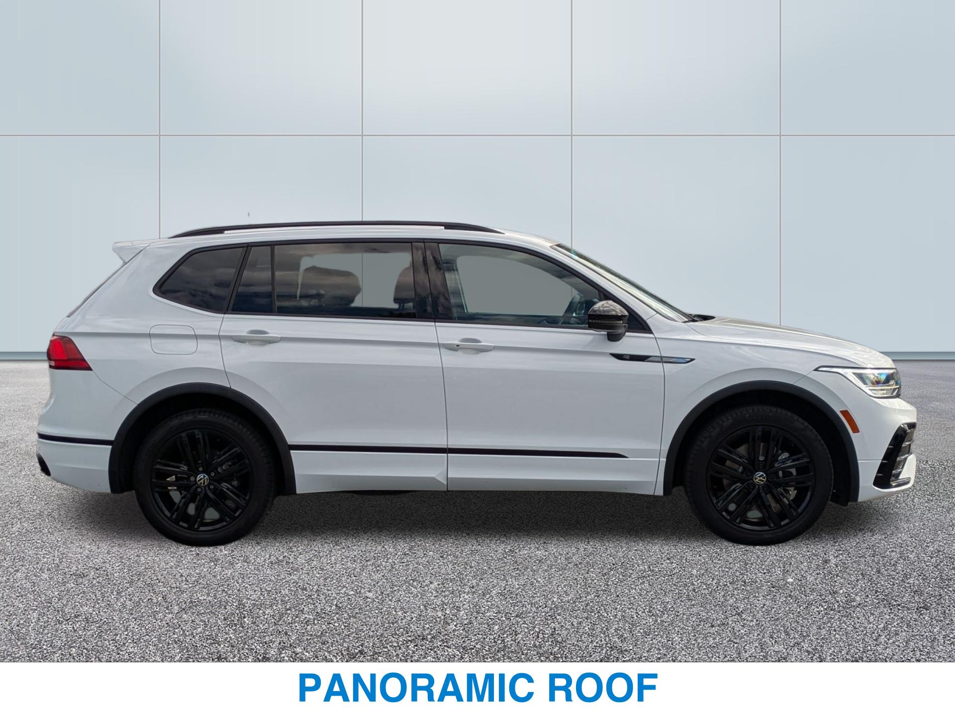 2022 Volkswagen Tiguan SE R-Line Black photo 4