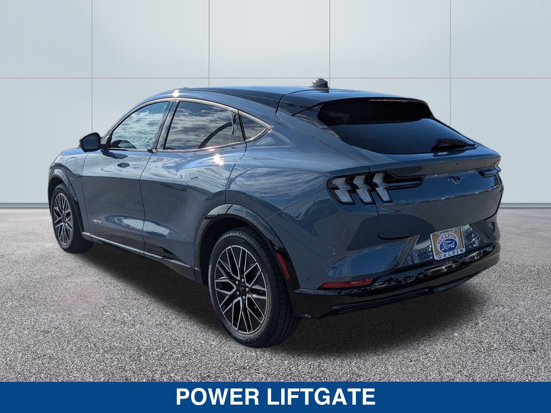 2024 Ford Mustang Mach-E Premium photo 3