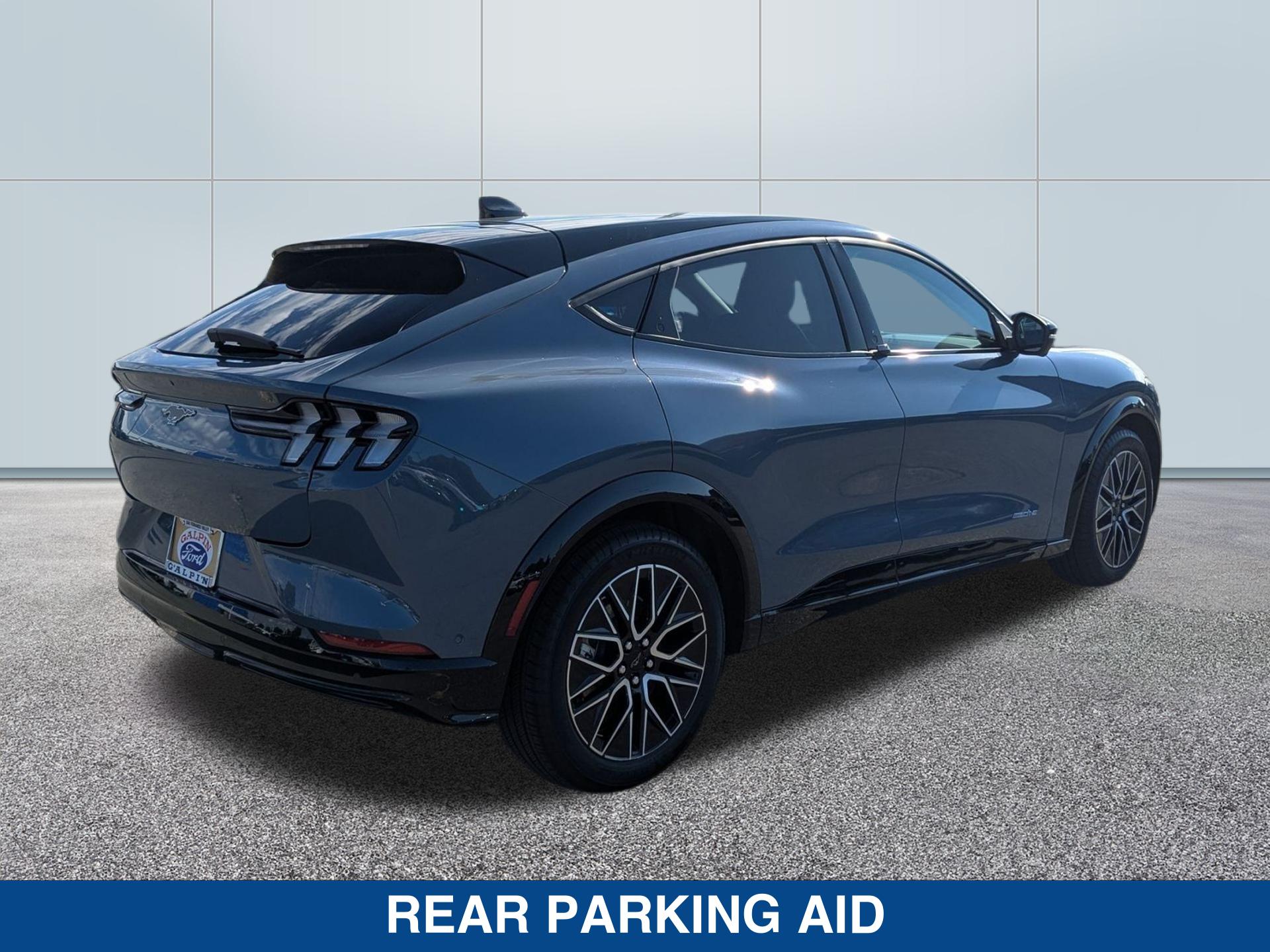 2024 Ford Mustang Mach-E Premium photo 5