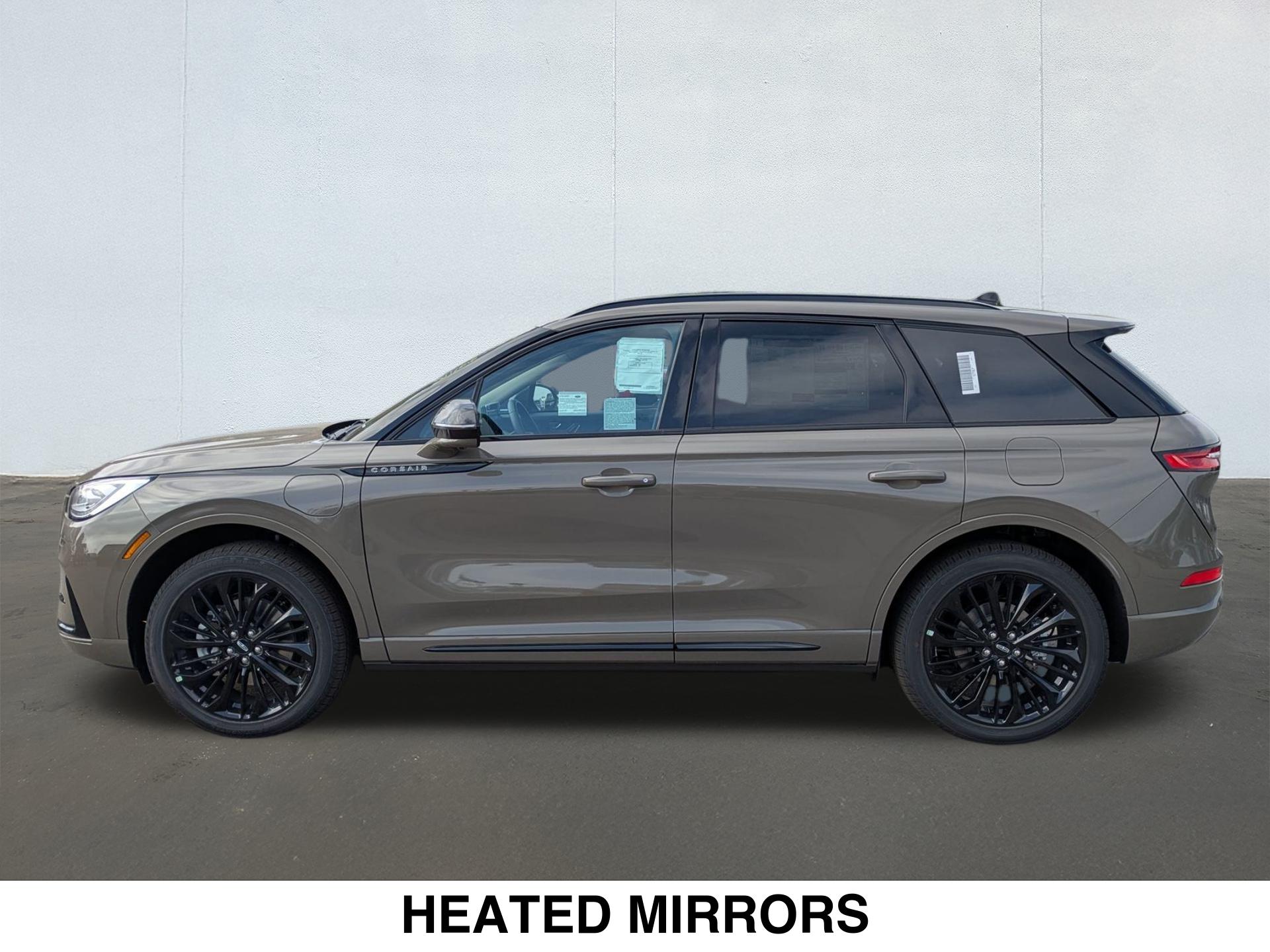 2025 Lincoln Corsair Grand Touring photo 3