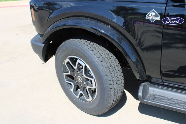 2025 Ford Bronco Outer Banks photo 5