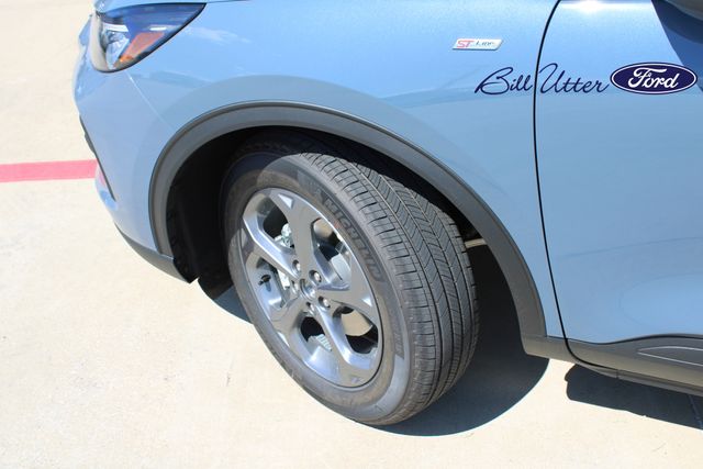 2026 Ford Escape ST-Line photo 5