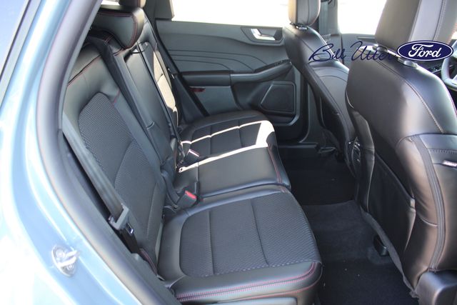 2026 Ford Escape ST-Line photo 8