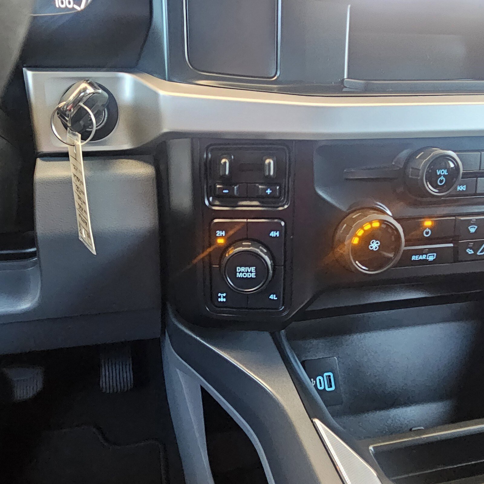 2025 Ford F-250 XLT photo 19