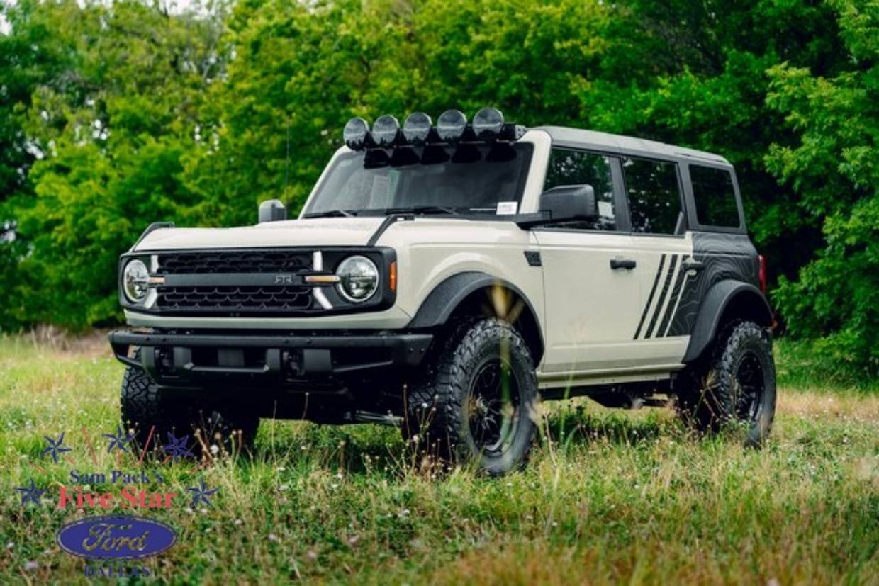 2025 Ford Bronco 4-Door Big Bend's photo