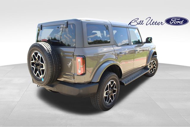 2025 Ford Bronco Outer Banks photo 3