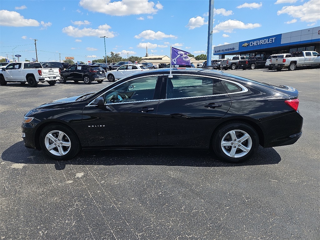2023 Chevrolet Malibu LS photo 2