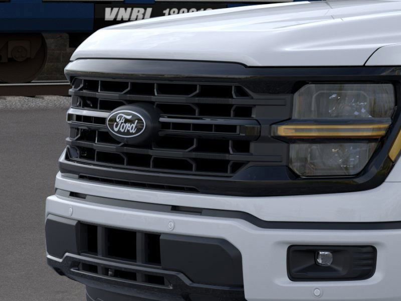 2025 Ford F-150 XLT photo 16
