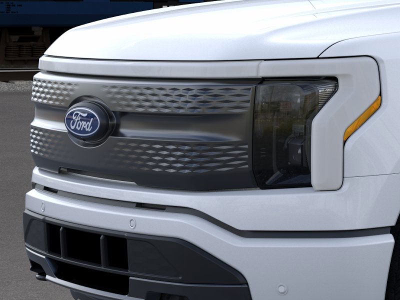 2025 Ford F-150 Lightning photo 16