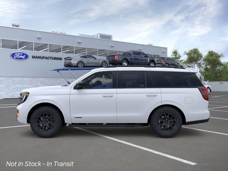 2025 Ford Expedition photo 3