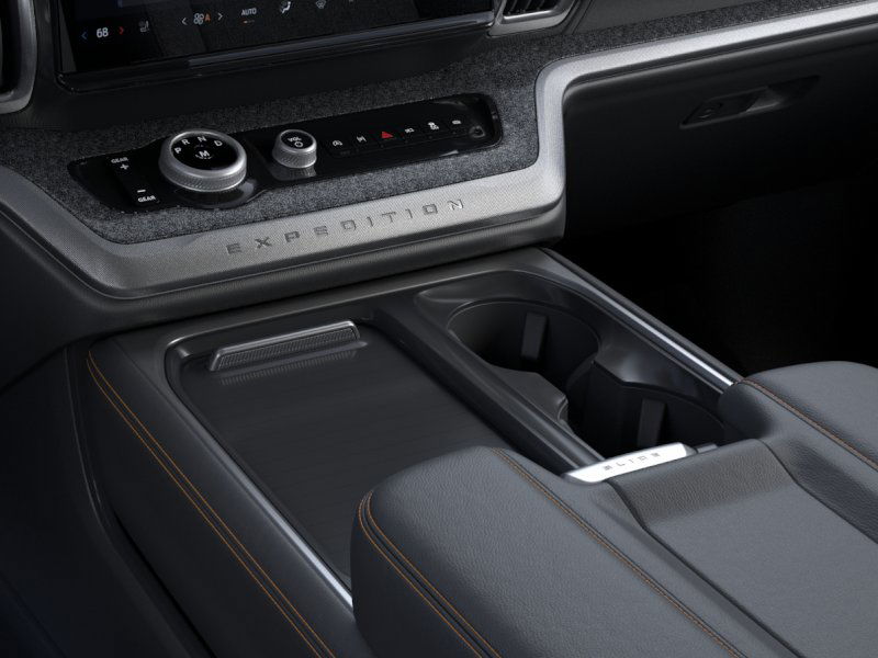 2025 Ford Expedition photo 14