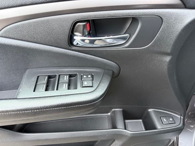 2017 Honda Pilot EX-L photo 14