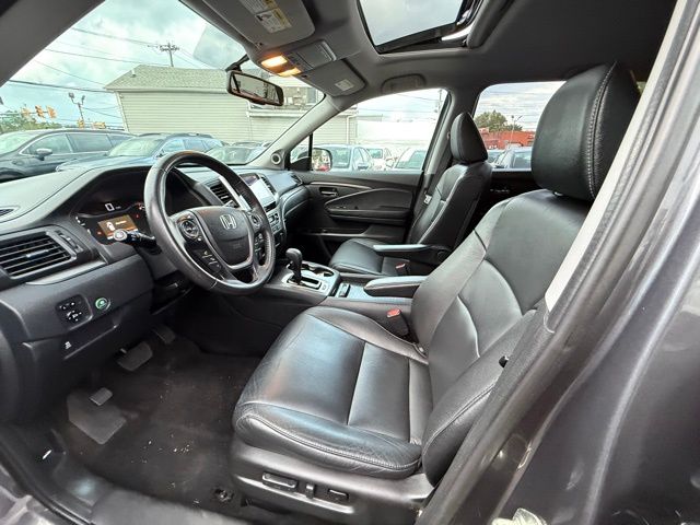 2017 Honda Pilot EX-L photo 16
