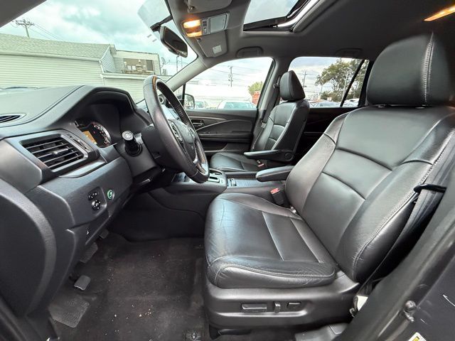 2017 Honda Pilot EX-L photo 17