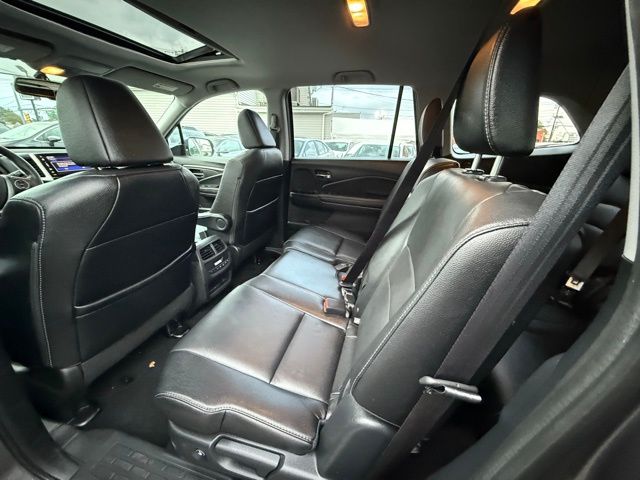 2017 Honda Pilot EX-L photo 19