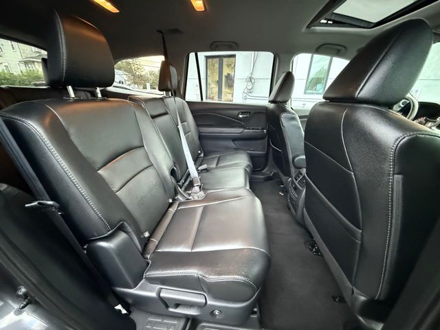 2017 Honda Pilot EX-L photo 24