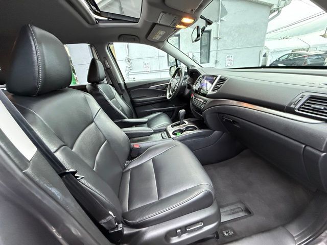 2017 Honda Pilot EX-L photo 27