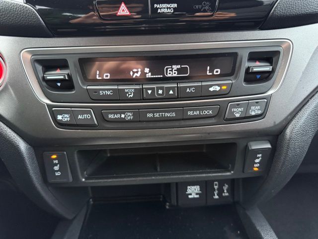 2017 Honda Pilot EX-L photo 32
