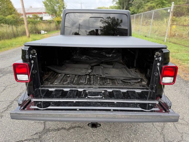 2022 Jeep Gladiator Willys photo 9