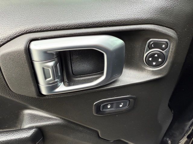 2022 Jeep Gladiator Willys photo 13