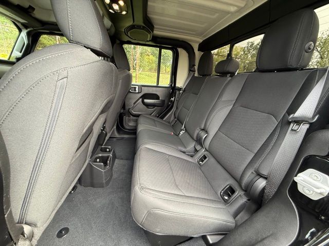 2022 Jeep Gladiator Willys photo 19