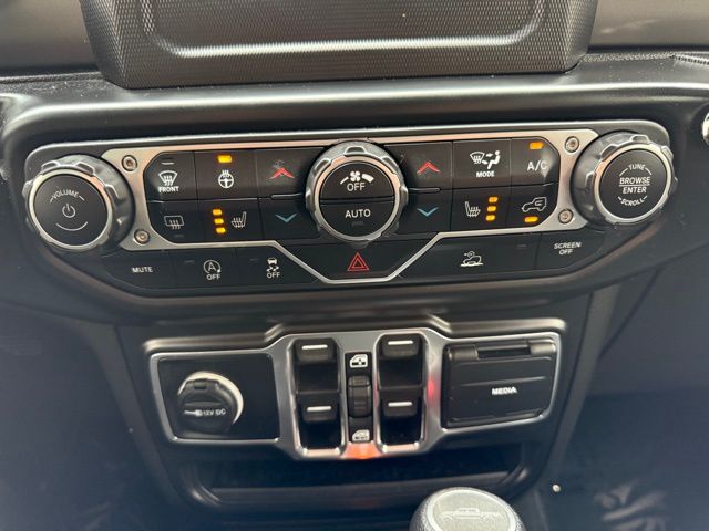 2022 Jeep Gladiator Willys photo 28
