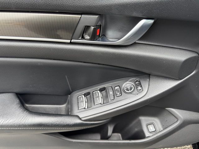 2018 Honda Accord Sport photo 13