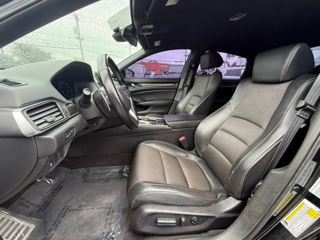 2018 Honda Accord Sport photo 16