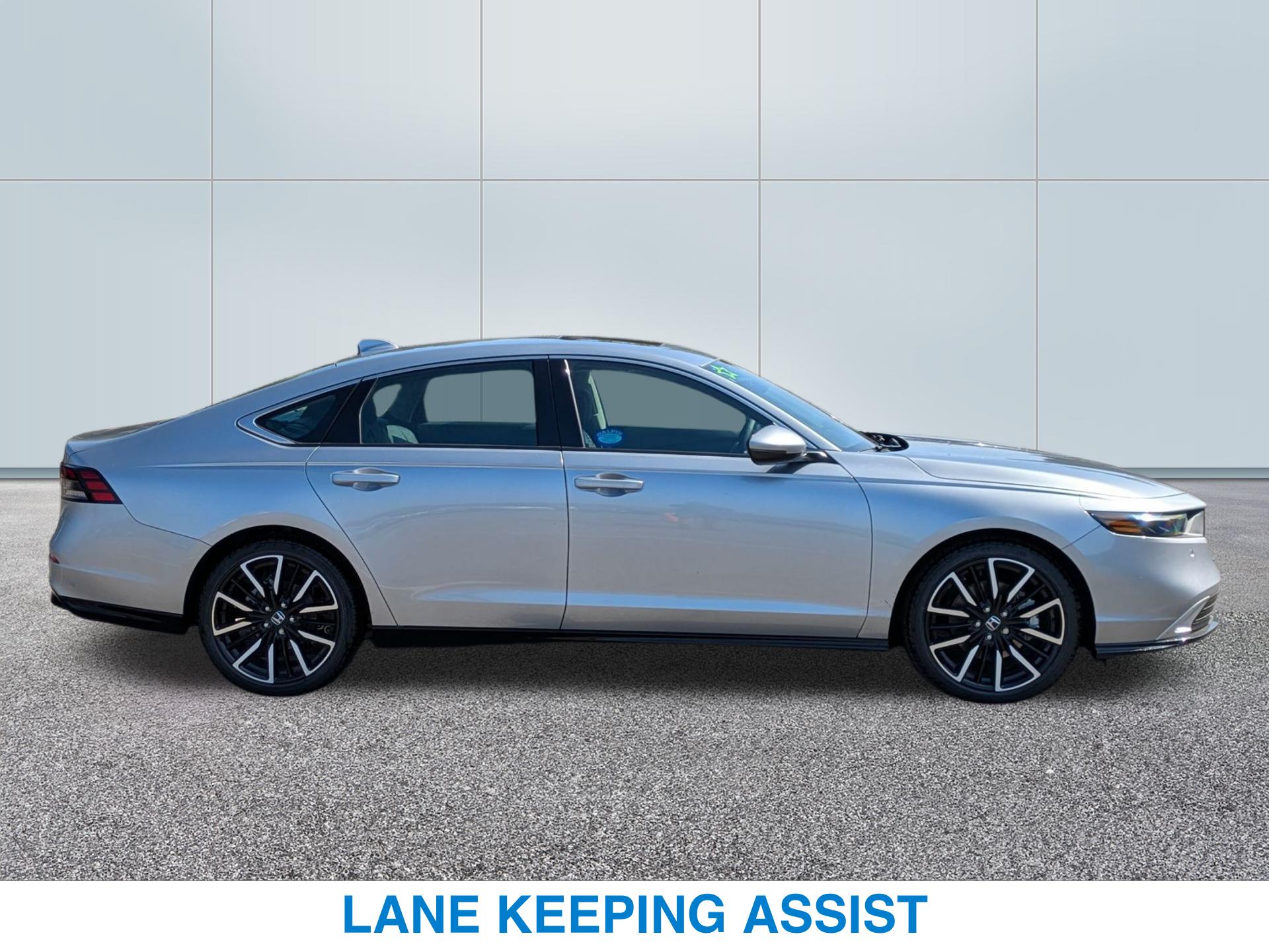 2025 Honda Accord Hybrid Touring photo 7