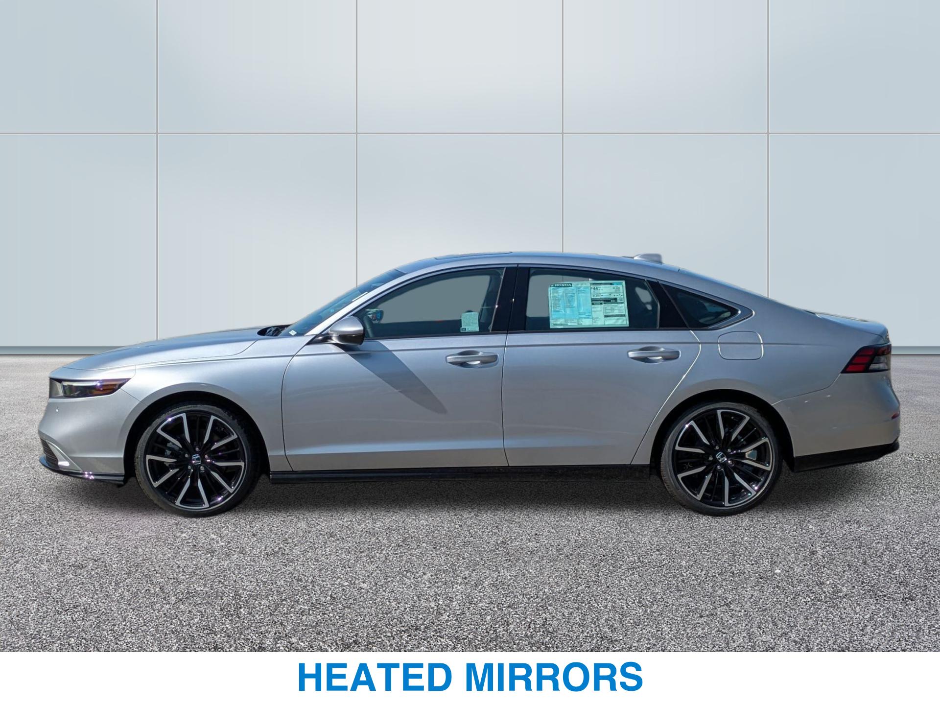 2025 Honda Accord Hybrid Touring photo 11