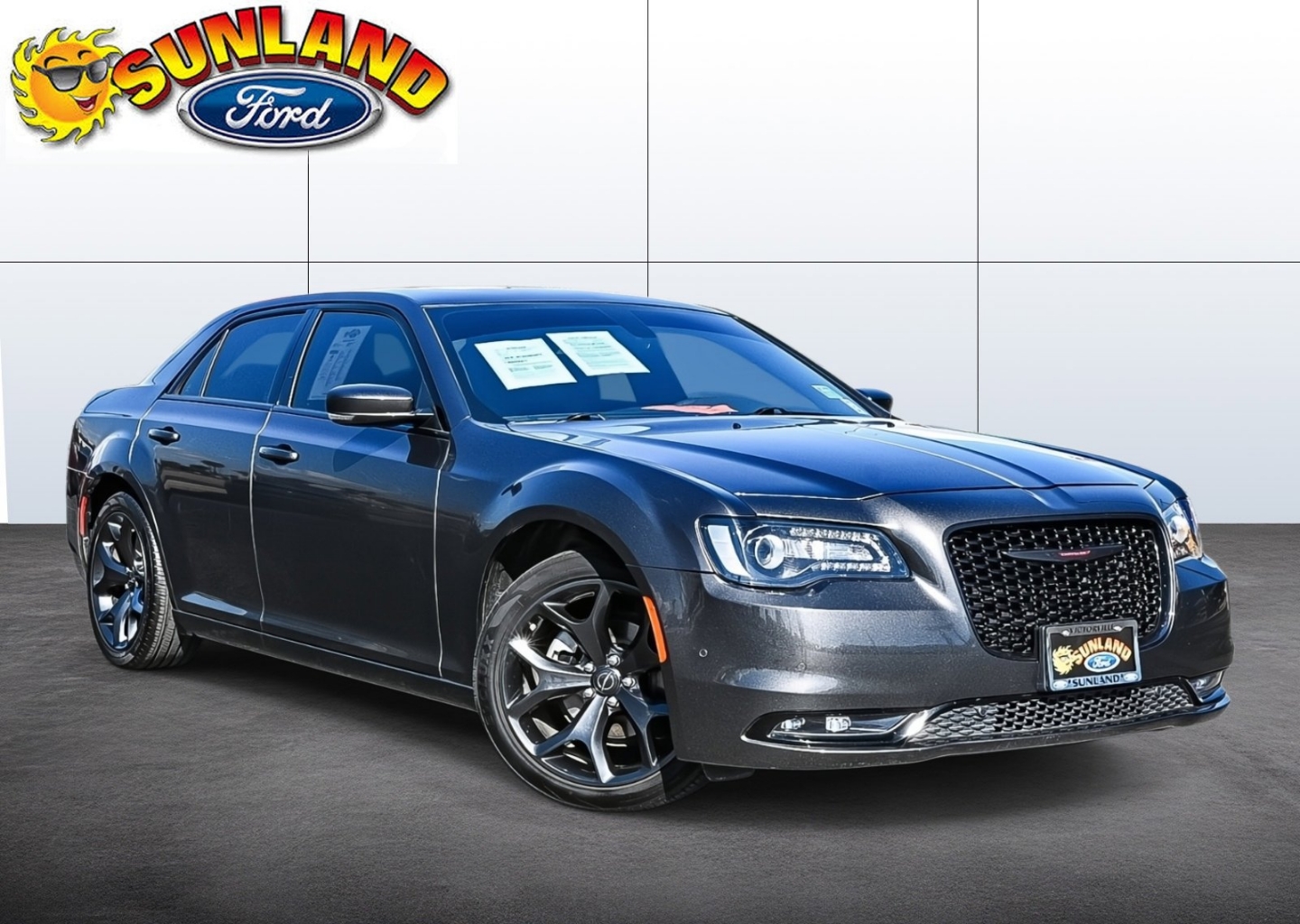 2023 Chrysler 300 S's photo