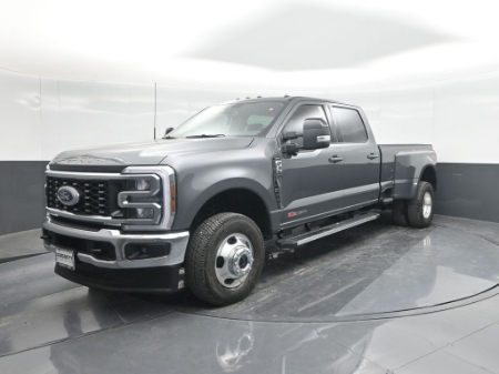 2026 Ford Super Duty F-350 DRW LARIAT