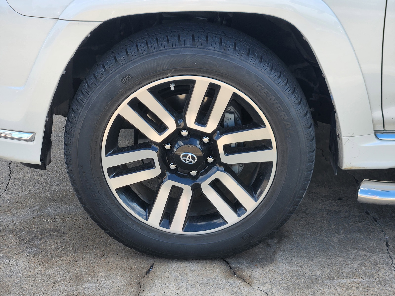 2017 Toyota 4Runner Limited photo 8
