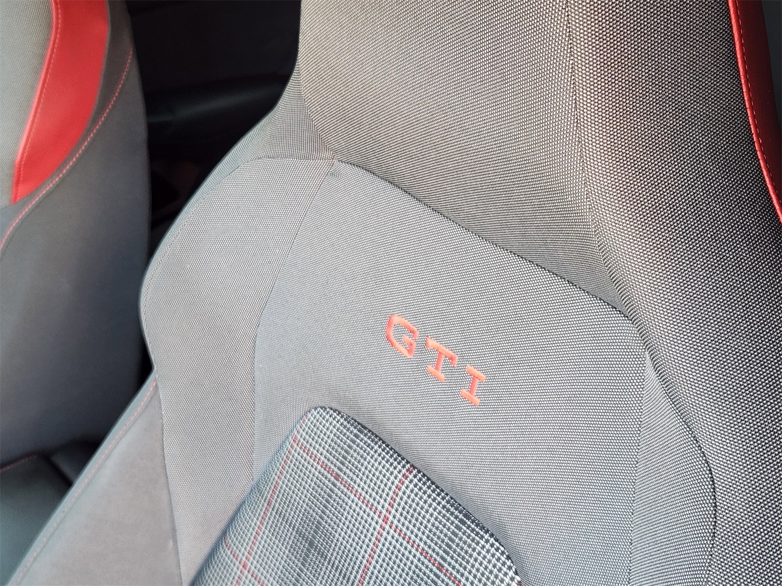 2024 Volkswagen Golf GTI S photo 12