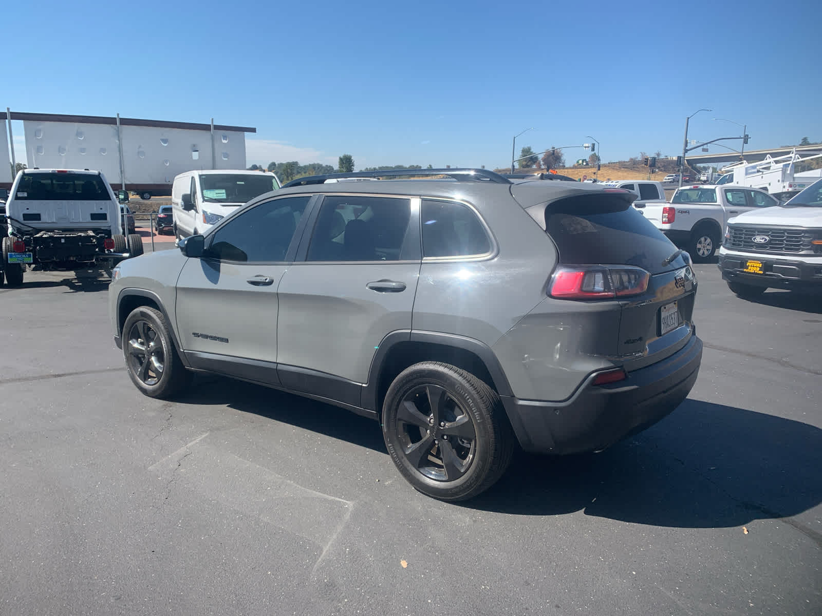 2023 Jeep Cherokee Altitude Lux photo 5