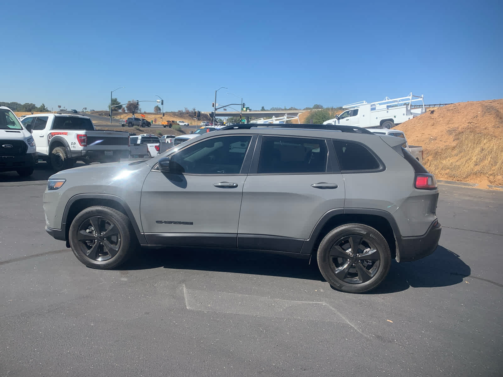 2023 Jeep Cherokee Altitude Lux photo 6