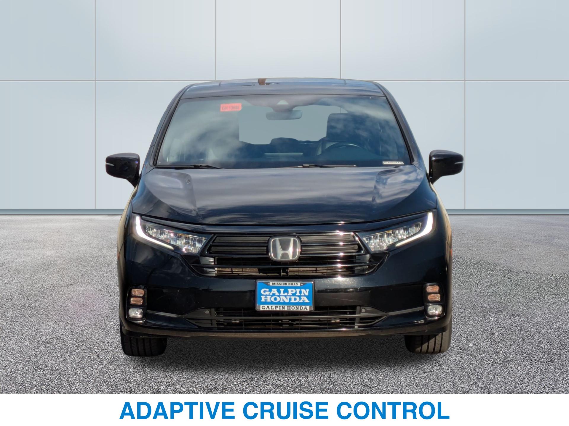 2023 Honda Odyssey Sport photo 2