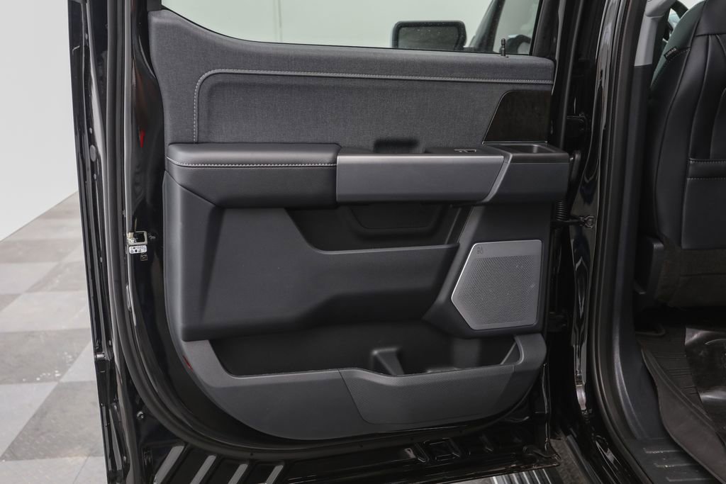 2023 Ford F-150 Lariat photo 14