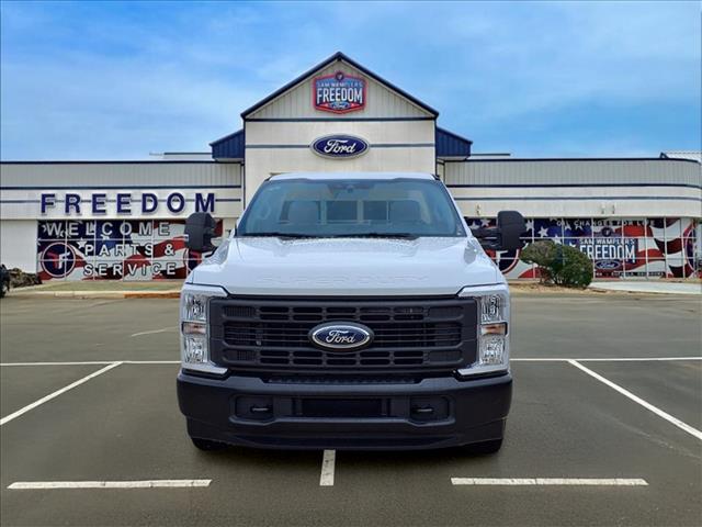 2026 Ford F-350 XL photo 2