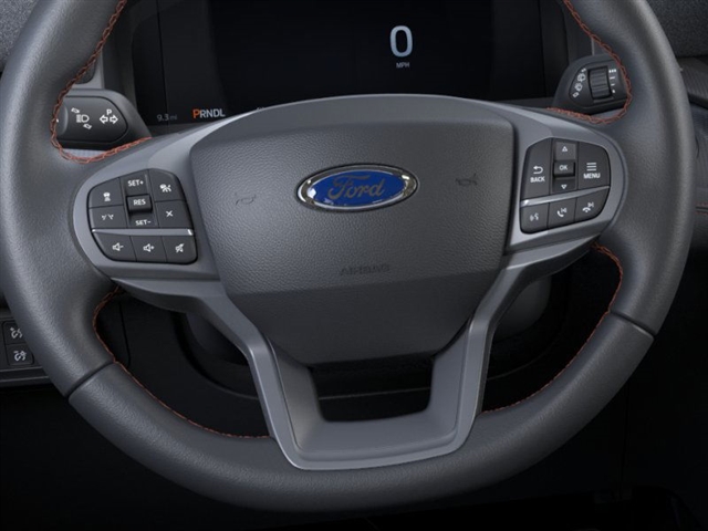 2025 Ford Explorer photo 2