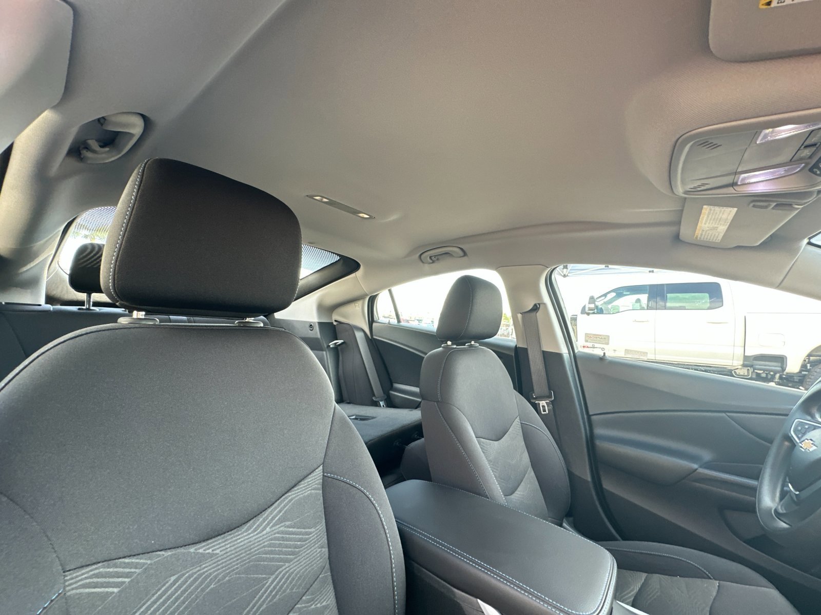 2019 Chevrolet Volt LT photo 16